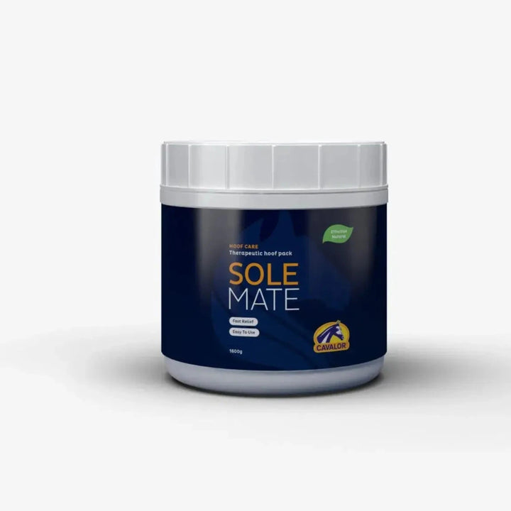 Cavalor Solemate hoof care paste for horses and camels, therapeutic formula to reduce pain, prevent injury, and maintain hoof moisture.