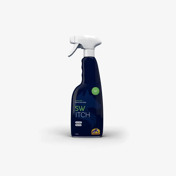 Cavalor Switch spray for horses, 500ml bottle designed to relieve itching, repel insects, and prevent skin damage in horses and camels.